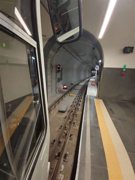 Linea Della Metropolitana Di Napoli La Classifica Delle Stazioni