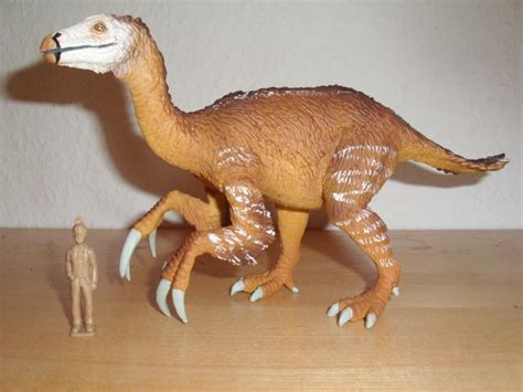 Therizinosaurus (Bullyland) – Dinosaur Toy Blog