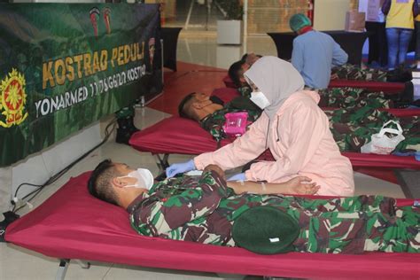 Peringati HUT Ke 76 TNI Yonarmed 11 Kostrad Donorkan Darah Kostrad