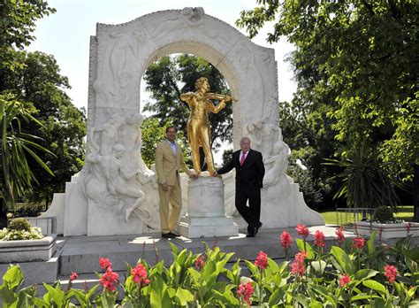 Johann Strauss Denkmal Im Wiener Stadtpark Restaurierung Ab Herbst