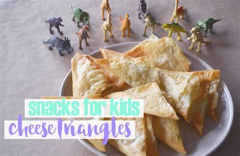 Snacks for kids: cheese triangles | Kid Magazine