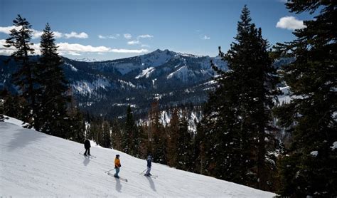 The 10 Best Lake Tahoe Ski Resorts - PureWow