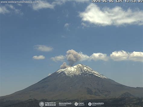 El volcán Popocatépetl emite 11 exhalaciones de baja intensidad y 39