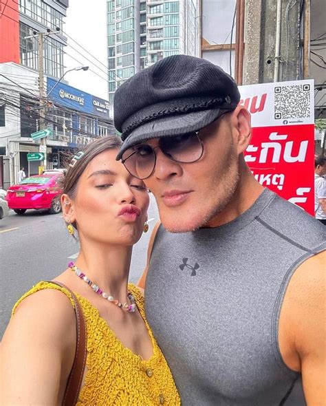 8 Potret Bucin Deddy Corbuzier Dan Sabrina Saat Liburan Di Bekasi Netizen Salah Fokus Ke Dagu