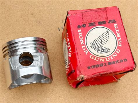 Nos Genuine Honda Pistons Standard Size For Pc K Pf Amigo Qa