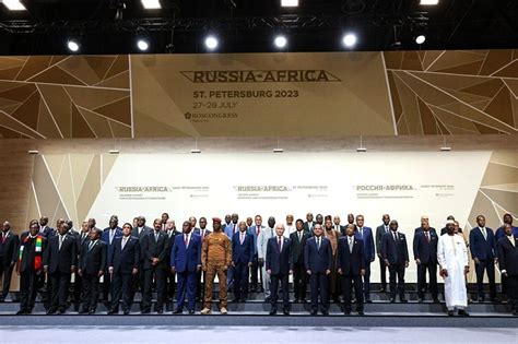 Le 2ème Sommet Russie Afrique consacre le principe dune participation