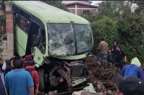 Fuerte Accidente En La Carretera Federal M Xico Cuernavaca Deja Al