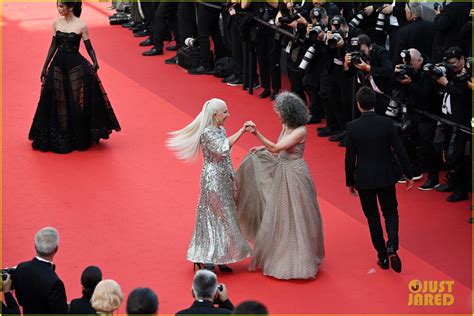 Helen Mirren Wows With Super Long Hair Extensions On Cannes Red Carpet