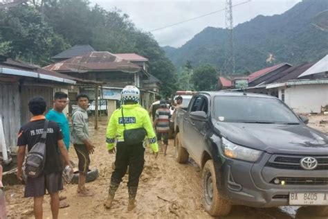 Akses Jalan Lintas Sumbar Bengkul Via Pesisir Selatan Dibuka Secara