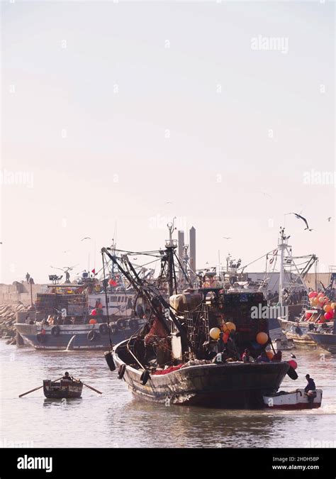 African Fishing Ports Hi Res Stock Photography And Images Alamy