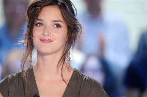 Charlotte Le Bon En Une De Glamour Le Journal De Montréal