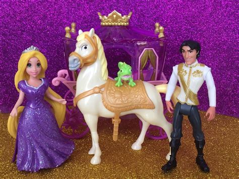 Polly Pocket Disney Princess Rapunzel And Flynn Rider Maximus Carriage