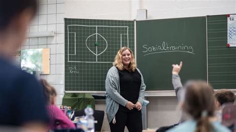 Unterricht in Baden Württemberg Gewerkschaft fordert vom Land mehr