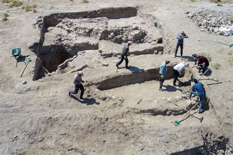 Year Old Human Settlement Have Been Discovered On The Arabian