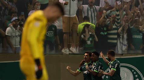 Palmeiras Joga Para O Gasto E Mesmo Assim Bate Athletico Pr Para