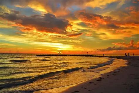 12 Best Beaches in St. Petersburg, FL (2025) Top Beach Spots!