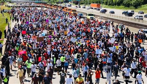 Thousands Shut Down Major Chicago Highway In The Name Of Gun Control ...