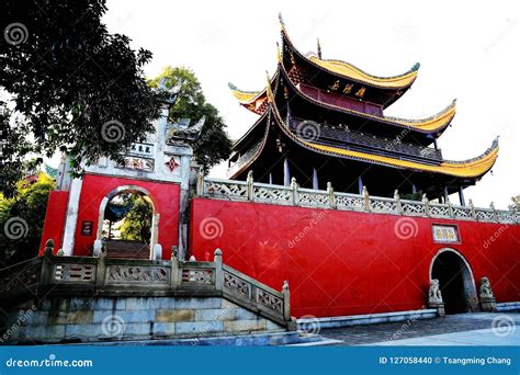 La Torre De Yueyang Fue Construida En El Anuncio Y Es Una De Las