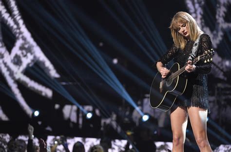 Taylor Swift New Year's Day Lyrics