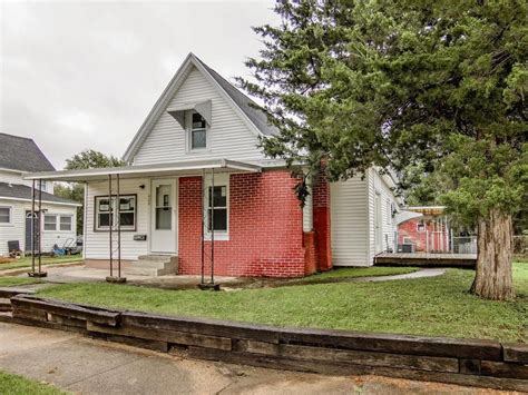 404 S 4th St, Marshalltown, IA 50158 | Trulia