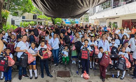 Entrega Dif Acapulco M S Paquetes Escolares A Ni Os De Escasos Recursos