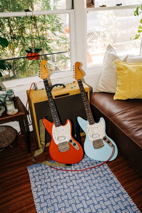 Fender Launch Kurt Cobain Jag Stang Guitar To Mark Nevermind Anniversary