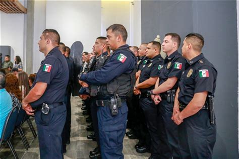 Reconoce Gobierno Municipal y entrega estímulos a 42 policías por