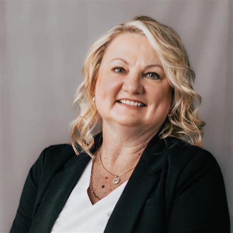 Deanna Dietz Sales Associate Mcgraw Realtors Linkedin