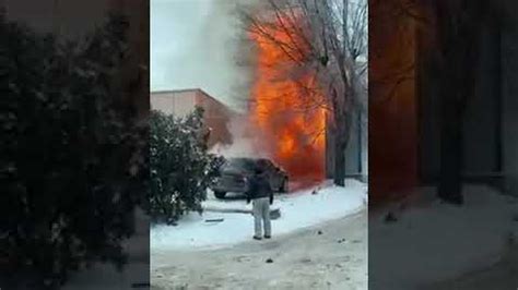 video Incendiu puternic la un service auto din Căușeni Un Mercedes