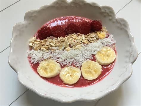 Smoothie Bowl Framboise Banane Recette De Petit Dejeuner Petit