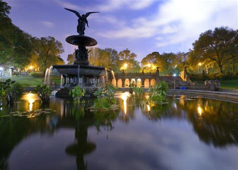 Fuente De Bethesda En Central Park Negro Y Blanco Nueva York Foto De