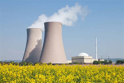 55.000+ Usina Nuclear fotos de stock, imagens e fotos royalty-free - iStock