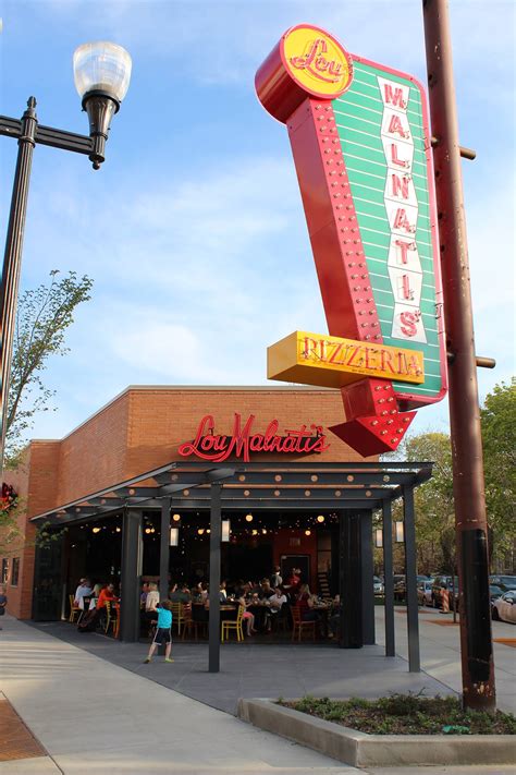 Lou Malnati's - Restaurant - Uptown Chicago - Chicago