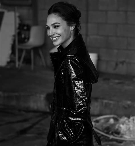 Online Crop Hd Wallpaper Gal Gadot Celebrity Actress Monochrome