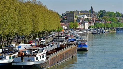 Conflans Sainte Honorine S Ouvre Sur Les Bords De Seine Les Echos