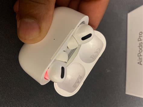 Troubleshooting Tips for When AirPods Won't Flash Amber - DeviceMAG
