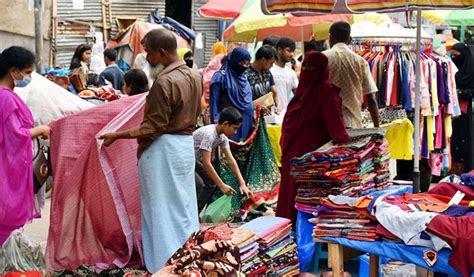 ধুম পড়েছে ঈদের কেনাকাটায় জাতীয়