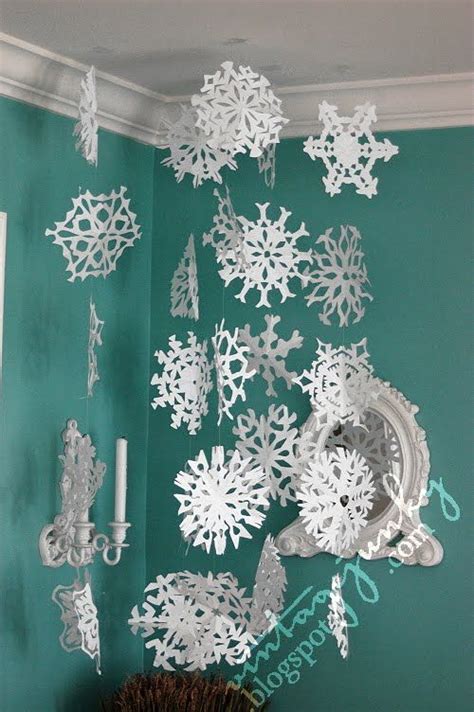 28 Cute DIY Snowflake Ideas