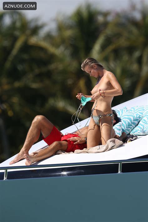 Joanna Krupa In A Bikini On A Yacht In Miami AZNude