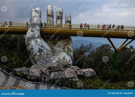 Golden Bridge of Da Nang in Vietnam Editorial Stock Photo - Image of view, sunset: 190310618