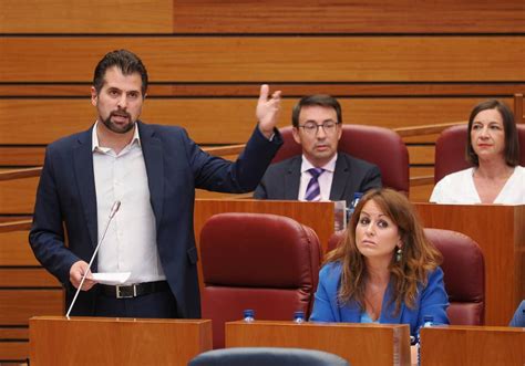 Tudanca ve a PP y Vox antidemócratas por aplazar el Debate sobre la