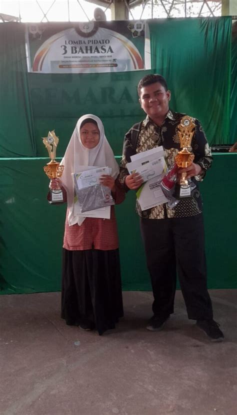 Amazing Siswa Man Lotim Raih Juara Pidato Bahasa Inggris Hultah