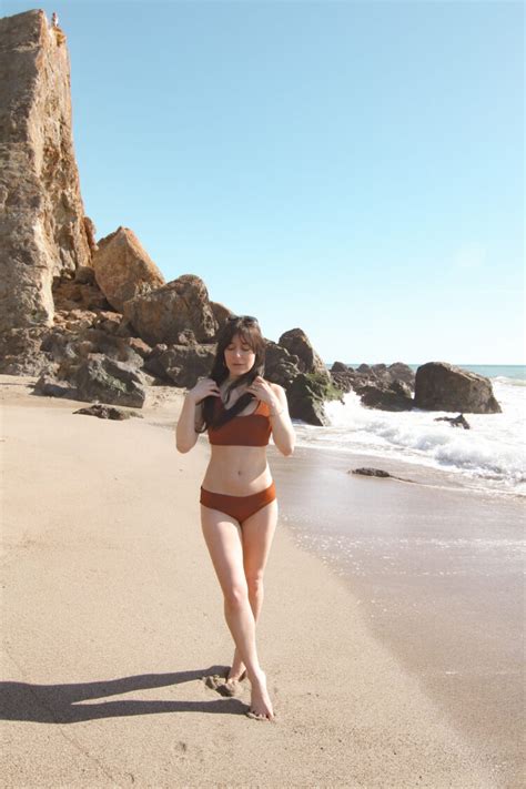 Hot Sexy Esperanza Scotto Bikini Pics