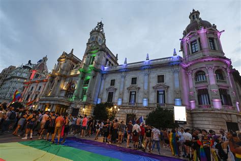 Manifestación del Orgullo LGTBI en Valencia Las Provincias