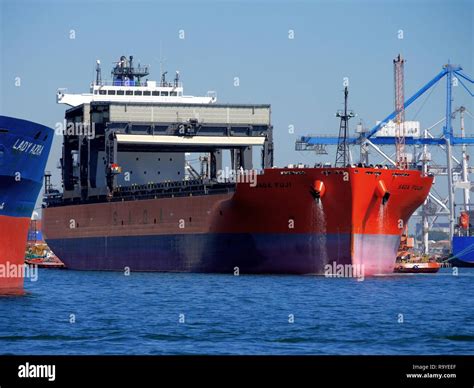 Bulk Cargo Ship Hi Res Stock Photography And Images Alamy