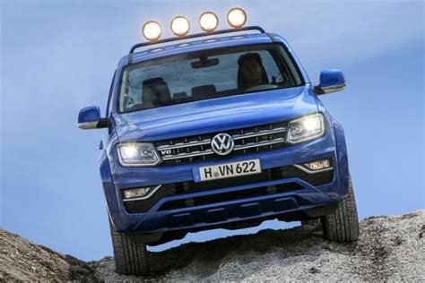 Volkswagen Amarok Cd X V At Conduciendo