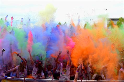 Corredores Participar N Este Domingo En La Holi Run Valencia