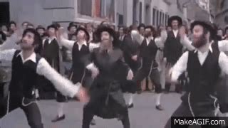 La danse de Rabbi Jacob on Make a GIF