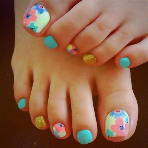 50 Pretty Toenail Art Designs | Art and Design