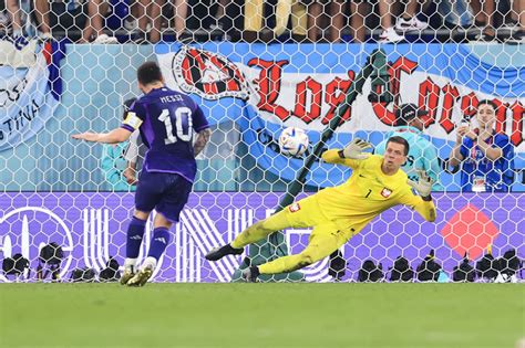 World Cup Wojciech Szczesny Equals Year Old Record By Saving